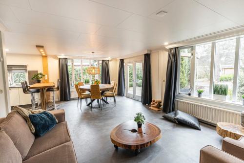 PHOTO-2023-02-07-12-00-21 6